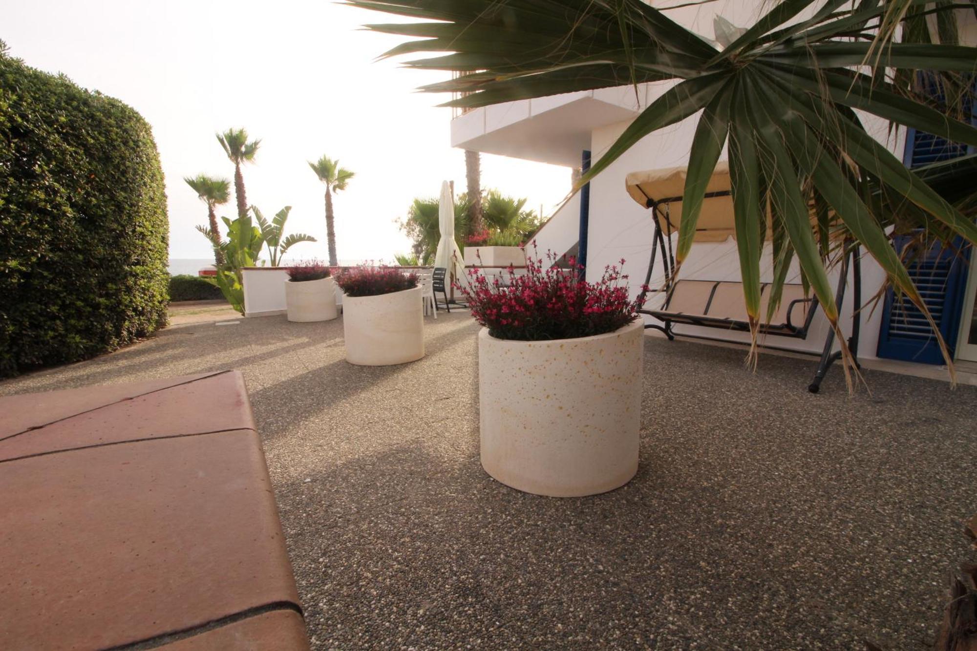 Residence Mare Azzurro ตอร์เร ซาน จิโอวานนิ อูเจนโต ภายนอก รูปภาพ