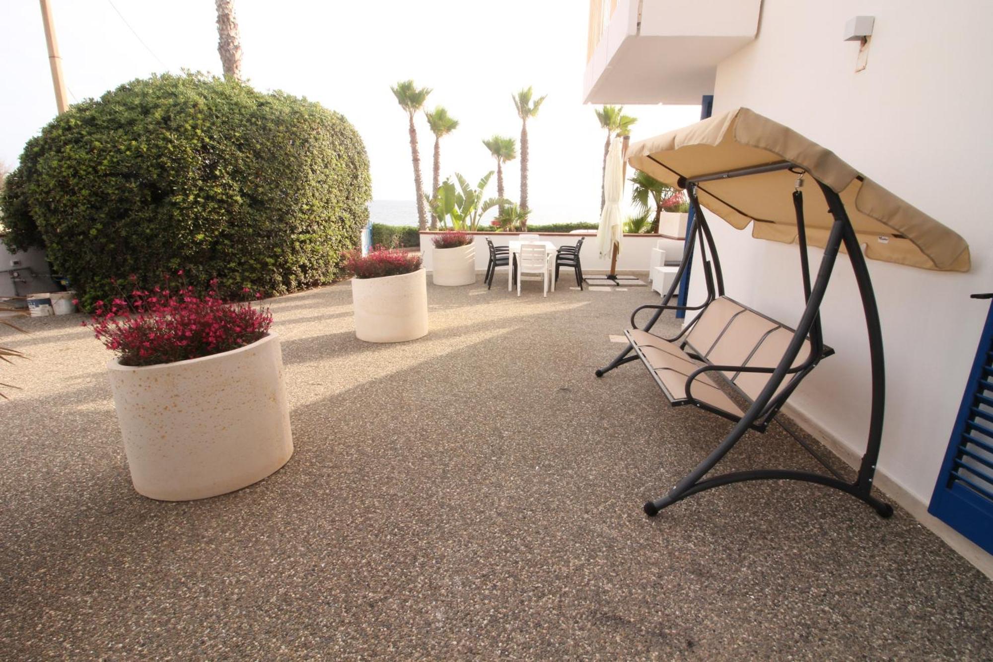 Residence Mare Azzurro ตอร์เร ซาน จิโอวานนิ อูเจนโต ภายนอก รูปภาพ