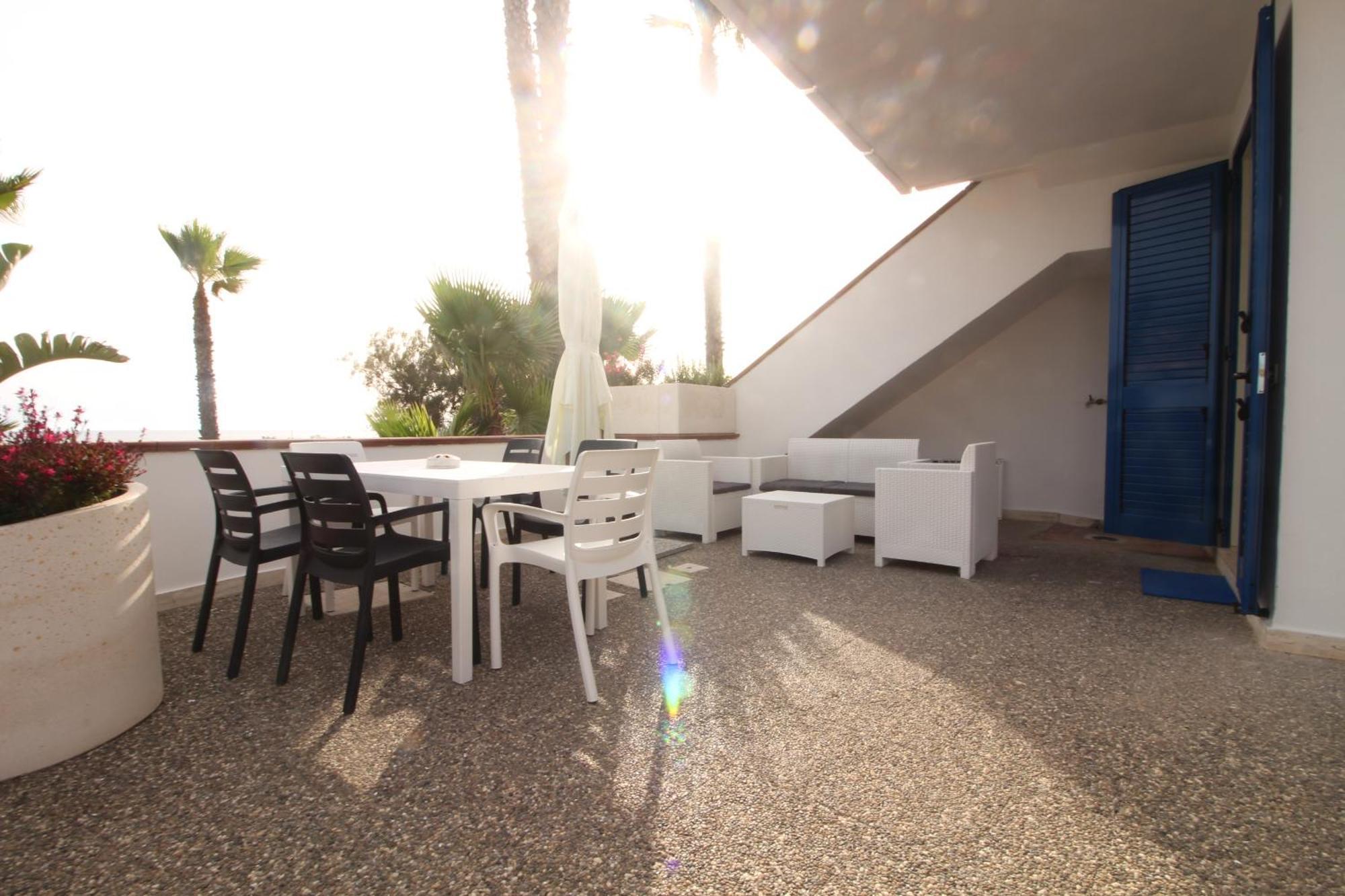 Residence Mare Azzurro ตอร์เร ซาน จิโอวานนิ อูเจนโต ภายนอก รูปภาพ