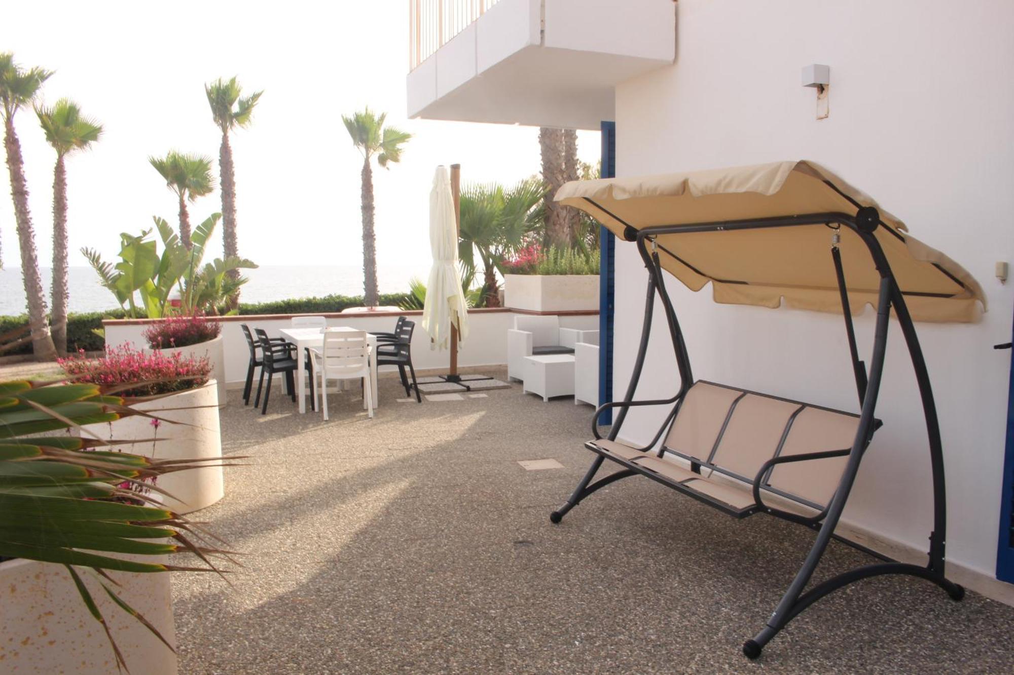 Residence Mare Azzurro ตอร์เร ซาน จิโอวานนิ อูเจนโต ภายนอก รูปภาพ