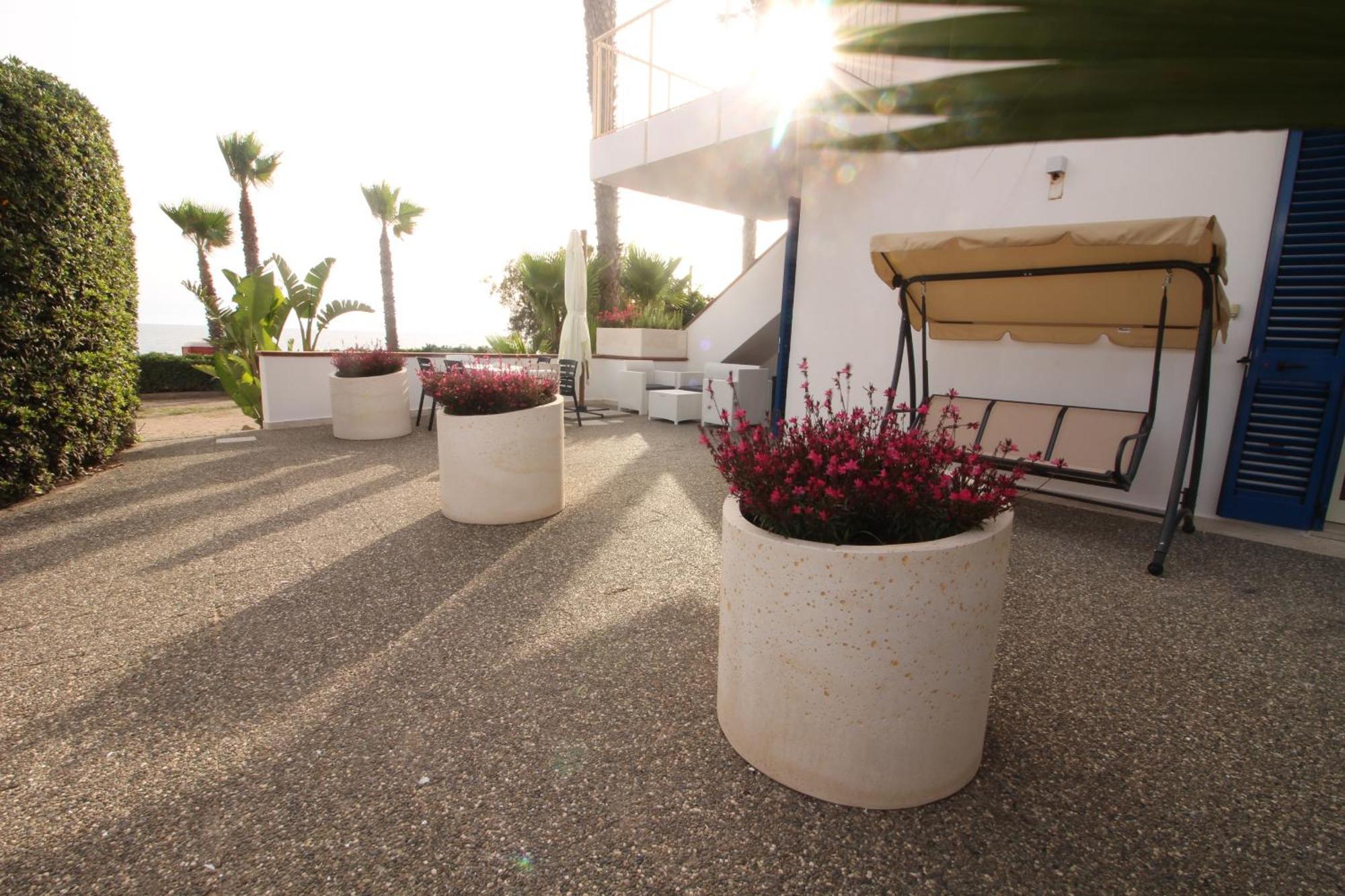 Residence Mare Azzurro ตอร์เร ซาน จิโอวานนิ อูเจนโต ภายนอก รูปภาพ