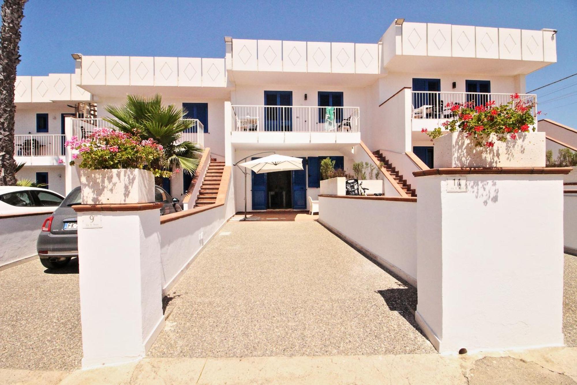 Residence Mare Azzurro ตอร์เร ซาน จิโอวานนิ อูเจนโต ภายนอก รูปภาพ
